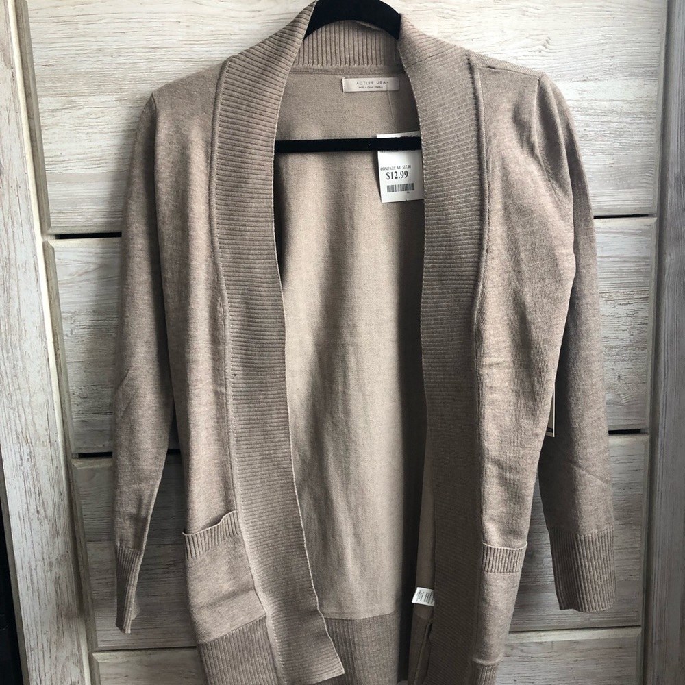 NWT Active USA sweater